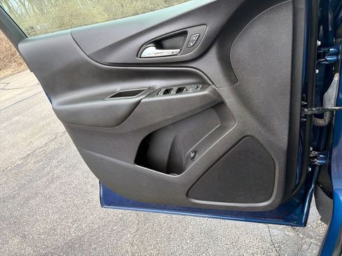 Used 2022 Chevrolet Equinox LT image 11