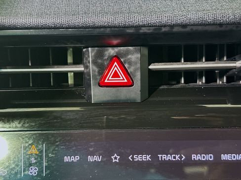 Used 2024 Kia EV6 Light image 23