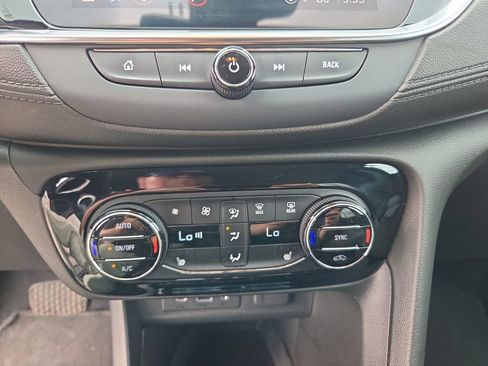 Used 2021 Buick Encore GX Select w/ Advanced Technology Package AWD/4WD image 38