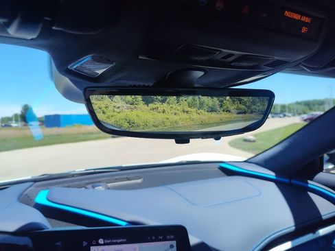 Used 2025 Chevrolet Corvette Z06 RWD image 19