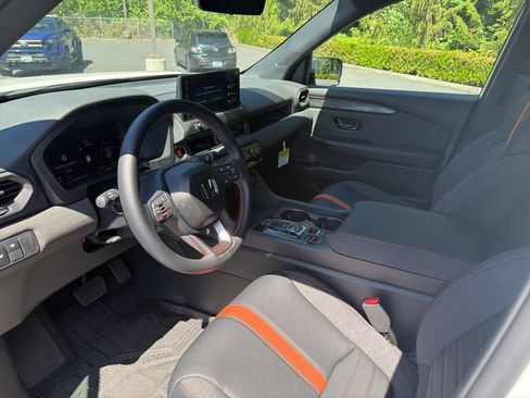 Certified 2026 Honda Passport TrailSport image 4