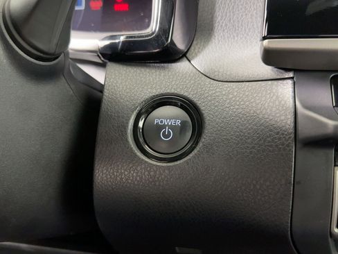 Used 2025 Toyota Camry SE image 26