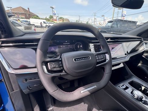 New 2025 Jeep Wagoneer S Limited image 13