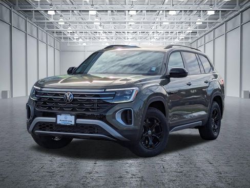New 2026 Volkswagen Atlas Peak Edition AWD/4WD image 1