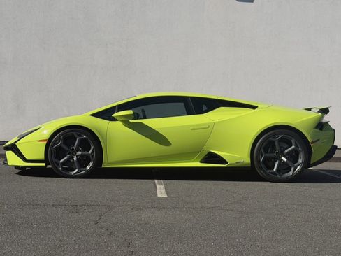 Used 2024 Lamborghini Huracan Tecnica image 4