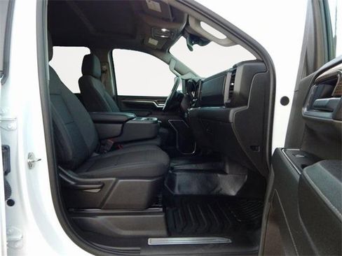 Used 2025 Chevrolet Silverado 3500 LT w/ Safety Package image 15