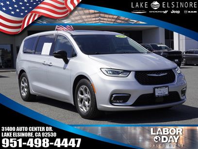 Used 2024 Chrysler Pacifica Limited