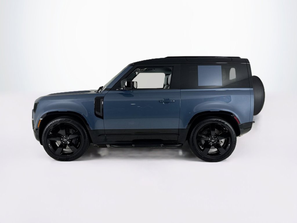 Used 2025 Land Rover Defender 90 X-Dynamic SE AWD/4WD image 2