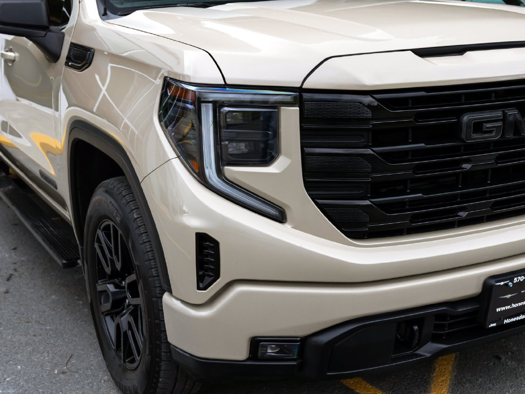Used 2022 GMC Sierra 1500 Elevation AWD/4WD image 36