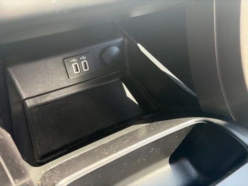 Used 2020 Ford Fusion SE FWD image 26
