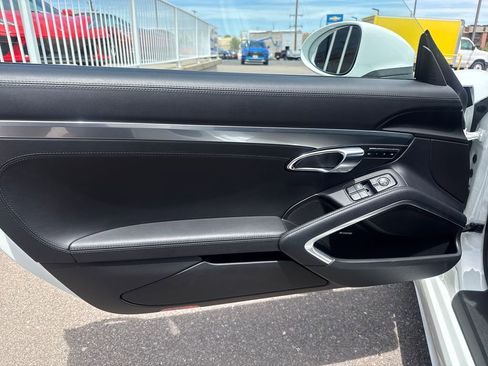 Used 2018 Porsche 718 Boxster GTS RWD image 11
