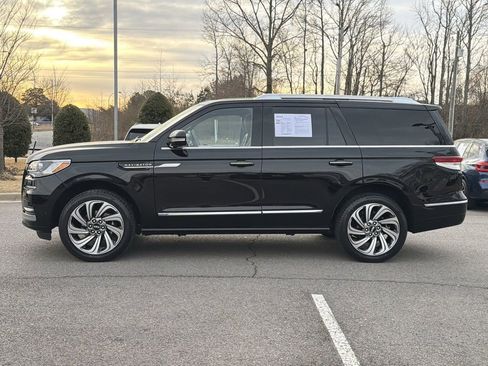 Used 2024 Lincoln Navigator Reserve image 6