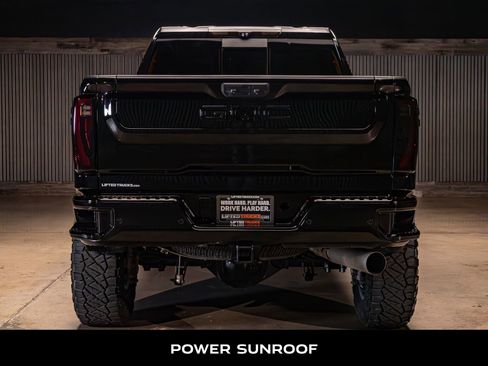 Used 2025 GMC Sierra 3500 Denali w/ Denali Reserve Package image 7