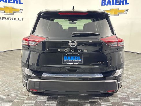 Used 2026 Nissan Rogue SV w/ SV Premium Package image 4