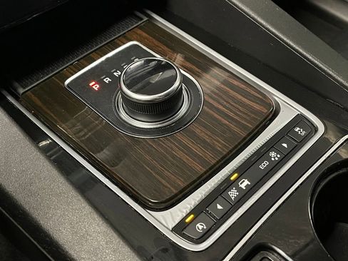 Used 2017 Jaguar F-PACE Prestige image 10