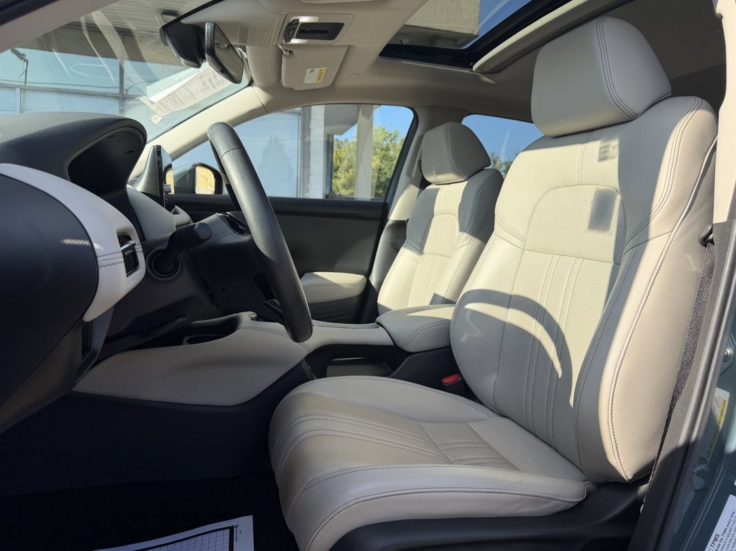 Used 2023 Honda HR-V EX-L image 16