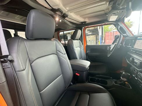 Used 2025 Jeep Gladiator Sport AWD/4WD image 27