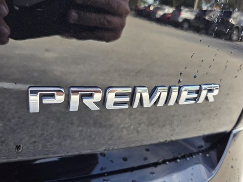 Certified 2023 Chevrolet Traverse Premier FWD image 21