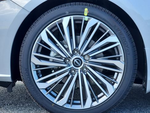 New 2025 Nissan Altima 2.5 SL image 6