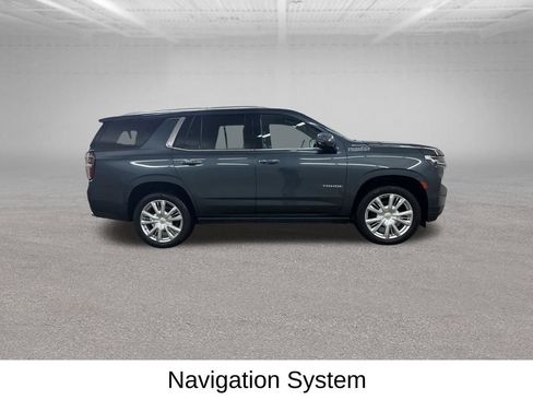 Used 2021 Chevrolet Tahoe High Country w/ Premium Package AWD/4WD image 16