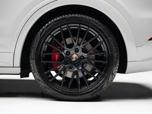 Used 2022 Porsche Cayenne GTS AWD/4WD image 21
