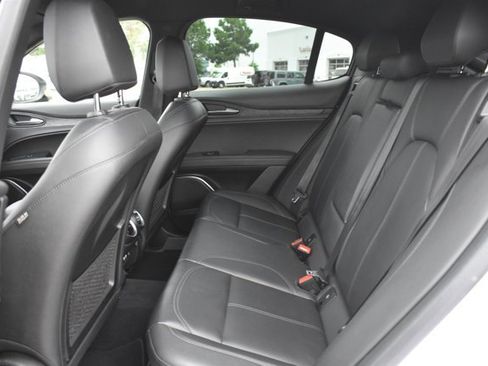 Used 2023 Alfa Romeo Stelvio Sprint RWD image 16