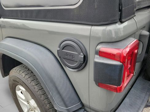 Used 2018 Jeep Wrangler Unlimited Sport S image 22