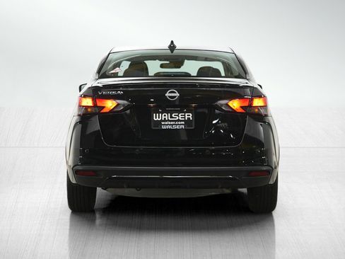 Used 2025 Nissan Versa SV FWD image 4