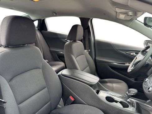 Used 2022 Chevrolet Malibu LT FWD image 15