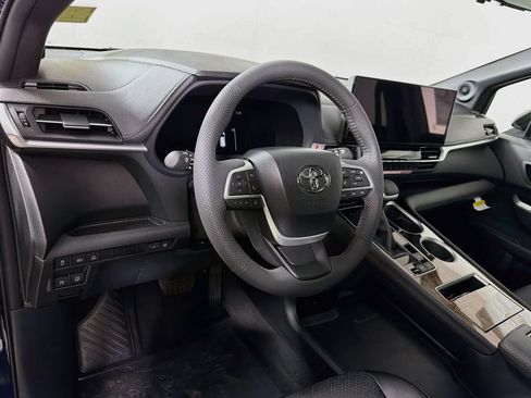 New 2026 Toyota Sienna Limited AWD/4WD image 9