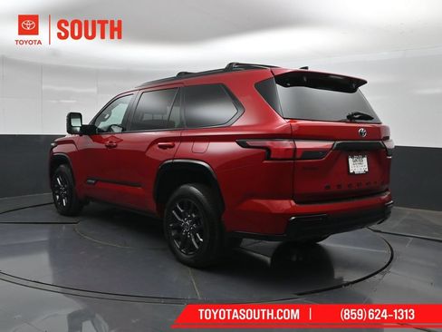 Used 2023 Toyota Sequoia Platinum AWD/4WD image 8