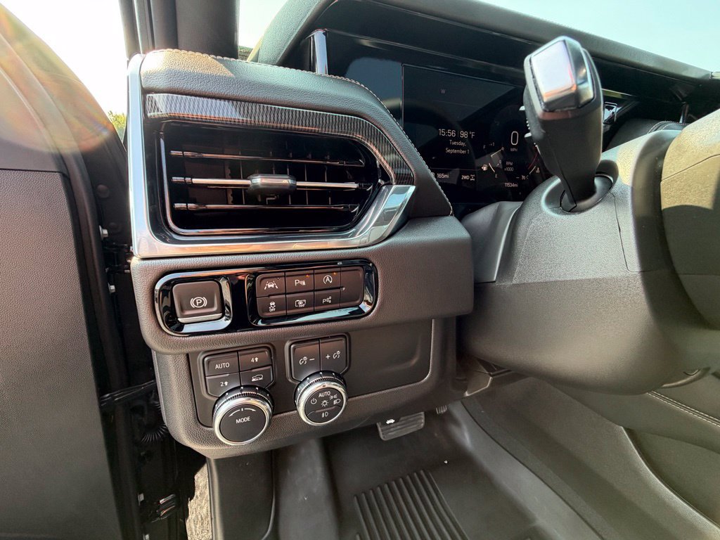 Used 2025 GMC Yukon XL Elevation AWD/4WD image 4