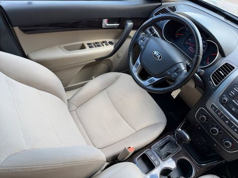 Used 2015 Kia Sorento LX FWD image 14