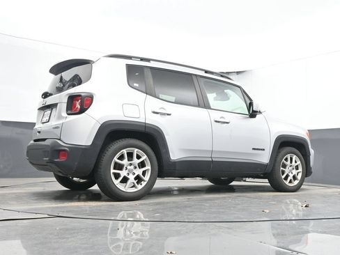 Used 2020 Jeep Renegade Latitude FWD image 22