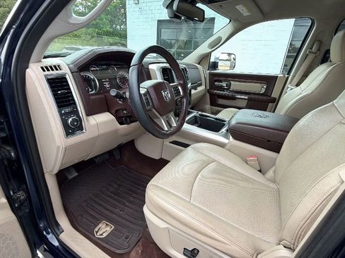 Used 2016 RAM 1500 Laramie AWD/4WD image 17
