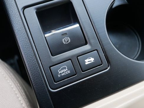 Used 2019 Subaru Outback 2.5i Premium image 32