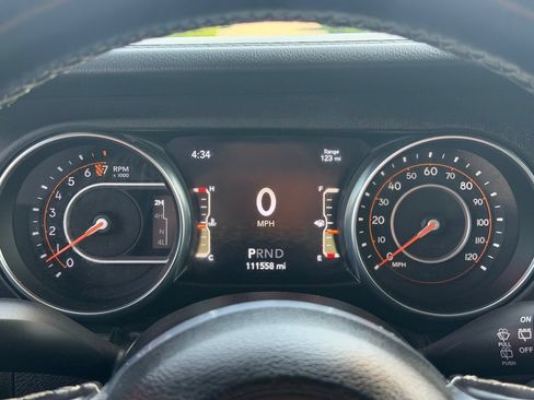 Used 2020 Jeep Wrangler Unlimited Sahara AWD/4WD image 9