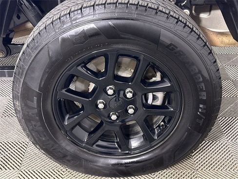 Used 2023 Jeep Gladiator Overland image 34