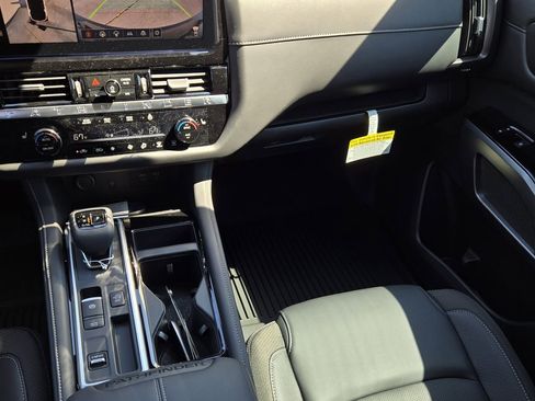 New 2026 Nissan Pathfinder SL w/ SL Premium Package FWD image 13