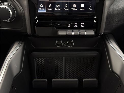 New 2026 RAM 1500 4x4 Crew Cab image 16