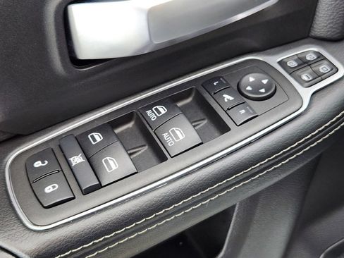 Used 2024 RAM 2500 Big Horn w/ Safety Group AWD/4WD image 17