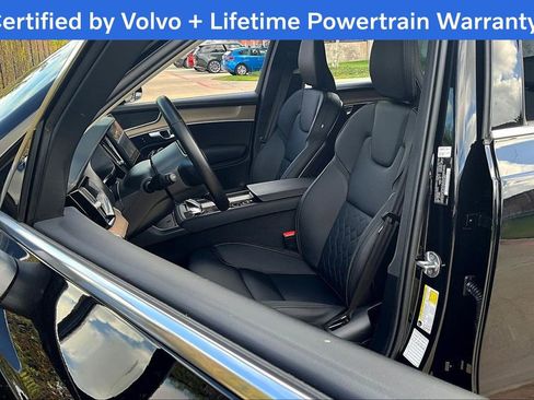 Certified 2025 Volvo XC90 B6 Plus image 32