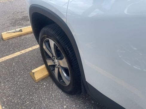 Used 2018 Chevrolet Traverse LT image 4