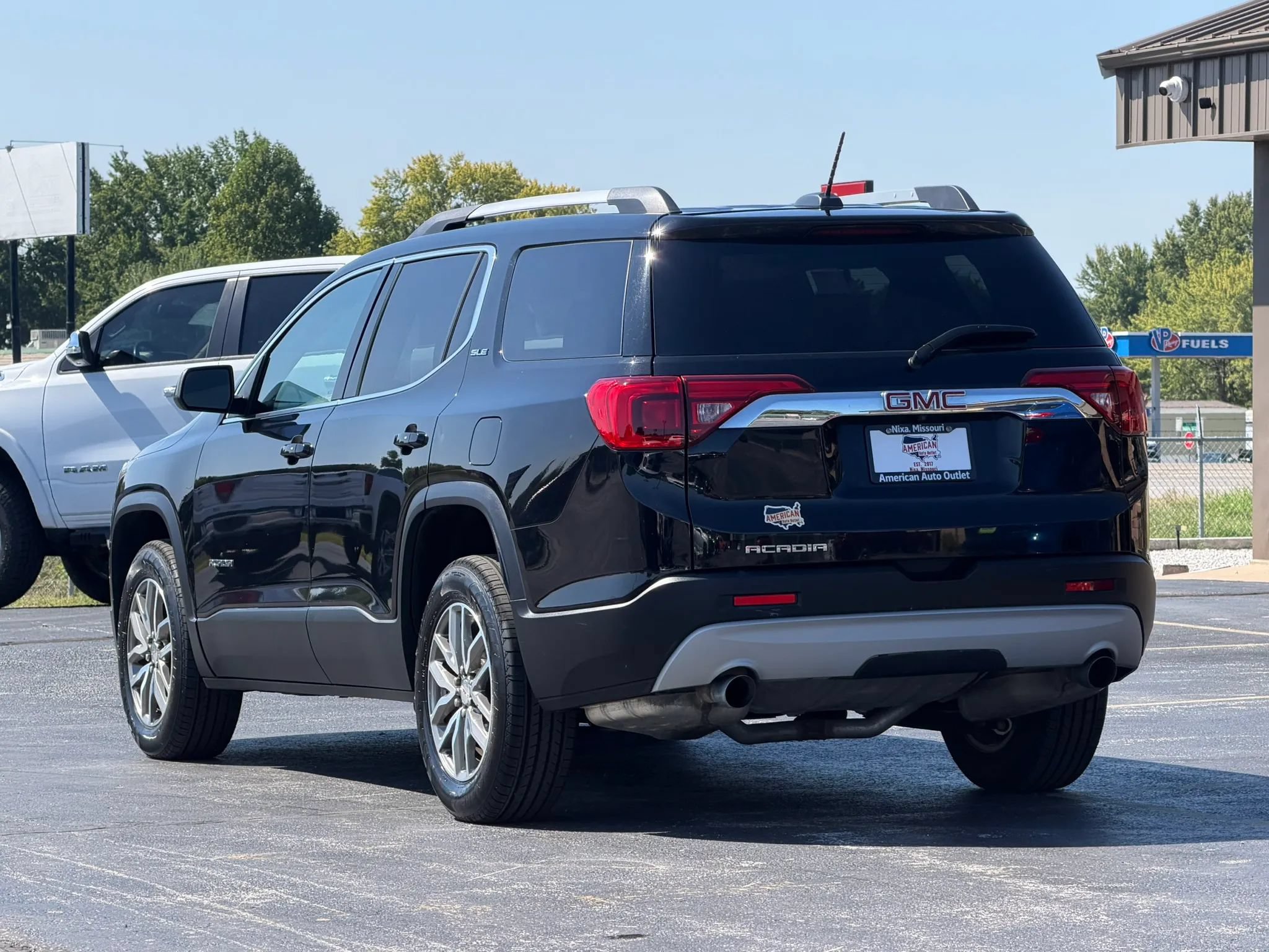 Used 2019 GMC Acadia SLE FWD image 9