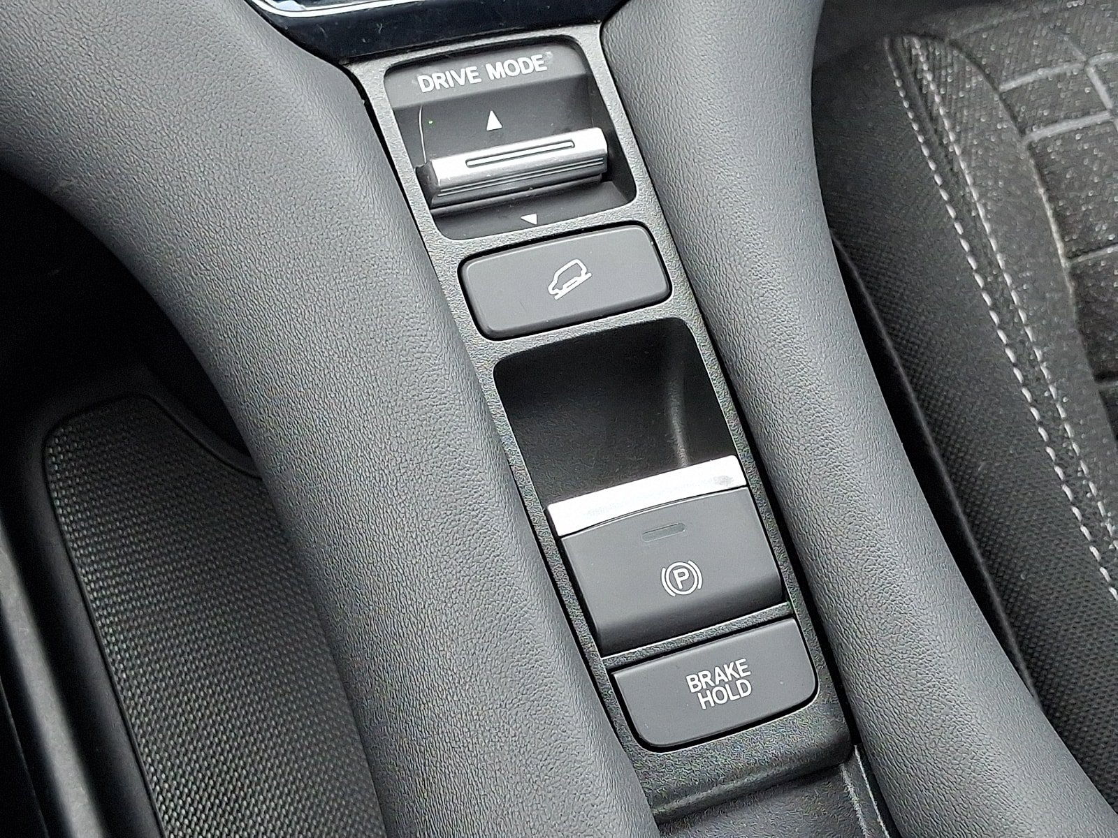 Used 2024 Honda HR-V LX image 23