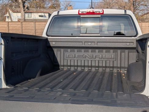 Used 2022 GMC Canyon Denali image 25