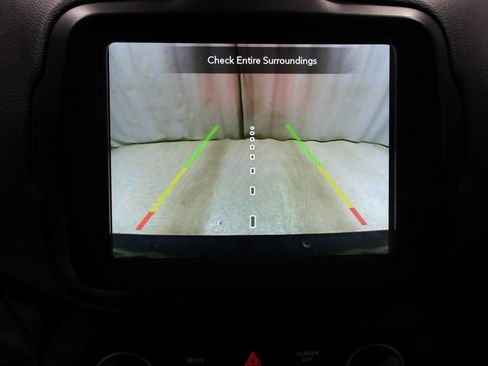 Used 2022 Jeep Renegade Trailhawk AWD/4WD image 24