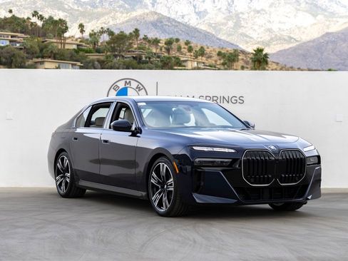 New 2026 BMW 740i xDrive image 2