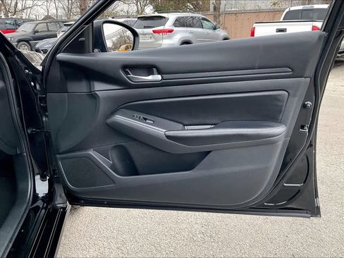 Used 2024 Nissan Altima 2.5 SV image 23