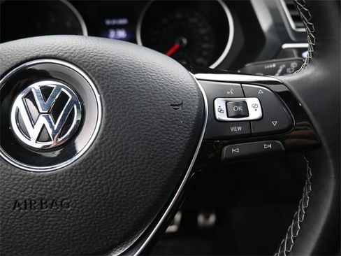 Used 2021 Volkswagen Tiguan SE R-Line w/ 3-Row Tiguan MDO Package image 23